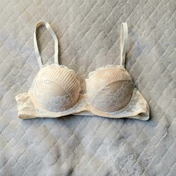 La Senza cream pushup bra with lace EUC 34B